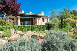 A garden outside Son Ferragut
