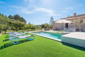 The swimming pool at or close to Son Ferragut