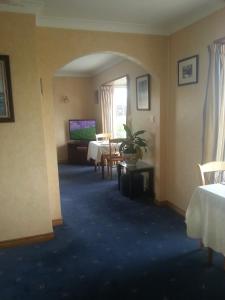 TV a/nebo společenská místnost v ubytování Aran View - Radharc Arainn B&B