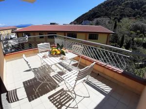 Balkón nebo terasa v ubytování Living Piraino case vacanze