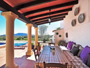 Bazén v ubytovaní Holiday Home Fonsala by Interhome alebo v jeho blízkosti
