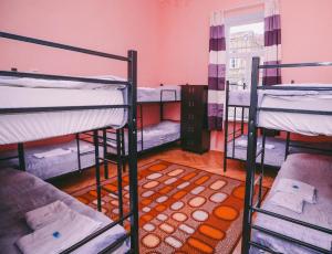 Voodi või voodid majutusasutuse At Funicular Hostel toas