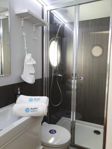 Houseboat Seabreeze的一间浴室