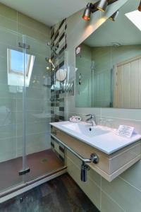 Vonios kambarys apgyvendinimo įstaigoje Hostal La Chata by Vivere Stays
