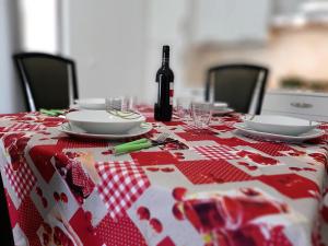 Nápoje v ubytování Living Piraino case vacanze