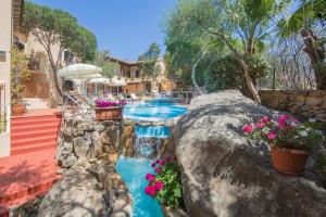 Bazén v ubytovaní Hotel Colonna San Marco alebo v jeho blízkosti