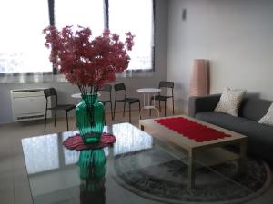 A seating area at Vossìgnuria