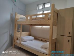 Letto o letti in una camera di Simple life hostel