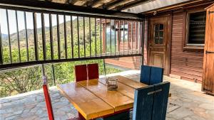 Balkón nebo terasa v ubytování Vasiliou House Krimenos