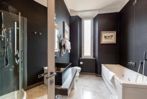 Koupelna v ubytování Hotel Columbia Wellness & Spa
