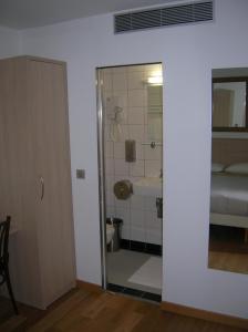 Koupelna v ubytování Hotel Darcet