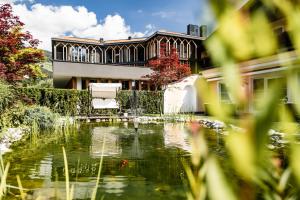 A garden outside Engels Park