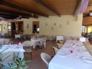 מסעדה או מקום אחר לאכול בו ב-Hotel Ristorante La Bettola