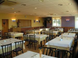 A restaurant or other place to eat at Hotel Zaytun