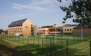 Tennis and/or squash facilities at Park Holiday Congress & Wellness Hotel or nearby