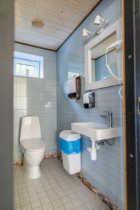 Een badkamer bij Mere Puhkemaja