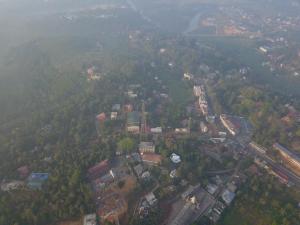 Pohľad z vtáčej perspektívy na ubytovanie Hotel Wayanad Square