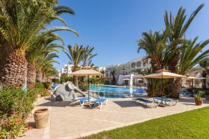Bazén v ubytování Le Corail Appart'Hotel Yasmine Hammamet nebo v jeho okolí