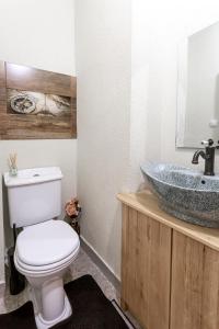 Koupelna v ubytování Homey Milka Apart up to 6 ppl Visit Velingrad Centre