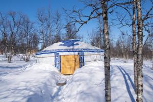 Aurora Yurt under vintern