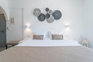 Llit o llits en una habitació de Black Coast Santorini