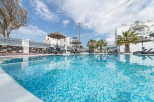Piscina a Black Coast Santorini o a prop
