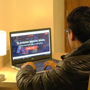 Uma TV ou centro de entretenimento em Casa Matara Boutique