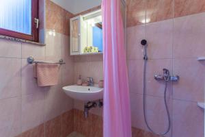 Gallery image of Rooms Mužić in Cres