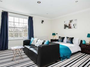 Gallery image of 31 Queens Terrace in Southampton