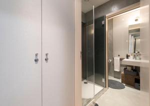 Ванная комната в CN150 boutique studio, charming flat +10 фотографий