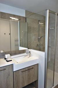 Kylpyhuone majoituspaikassa Domitys - Les Robes d'Airain