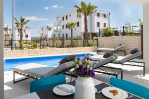 Bazén v ubytování Luxury Apartment La Mer nebo v jeho okolí
