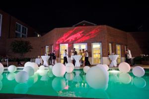 Επισκέπτες που μένουν στο Hotel Capstone