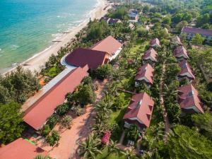 Majoituspaikan Huong Phong Ho Coc Beach Resort kuva ylhäältä päin