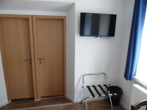TV a/nebo společenská místnost v ubytování Ferienhaus Kolbnitz