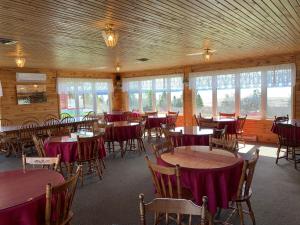 Restoran atau tempat makan lain di Hopewell Rocks Motel & Country Inn