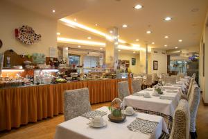 Hotel Daniele tesisinde bir restoran veya yemek mekanı