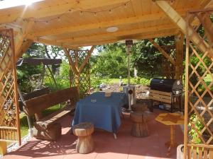 Galeriebild der Unterkunft Haus am Sachsenring in Hohenstein-Ernstthal