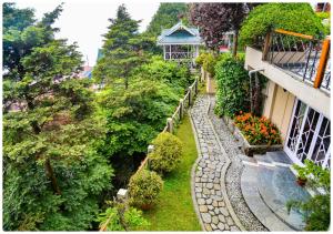 Gallery image of Cedar Inn in Darjeeling