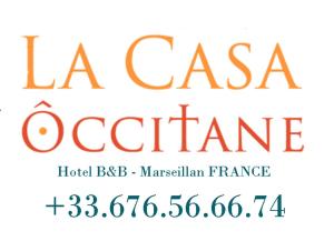 un cartel tipográfico para una experiencia de casa oceana en La Casa Occitane, en Marseillan