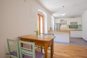 Kuchyň nebo kuchyňský kout v ubytování Casa Tonina
