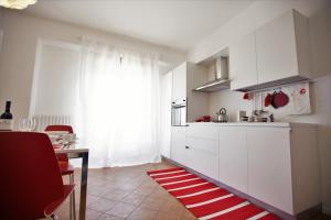 Kuchyňa alebo kuchynka v ubytovaní GIULIA E CHIARA LUXURY APARTMENT