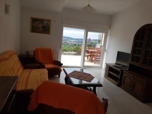 Posedenie v ubytovaní Apartments and rooms Niki 2