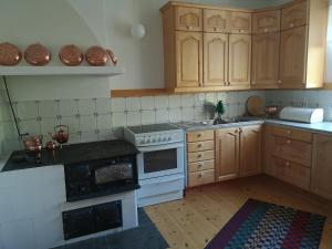 Köök või kööginurk majutusasutuses Risberg Herrgård