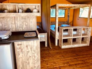 Köök või kööginurk majutusasutuses O2 Camping