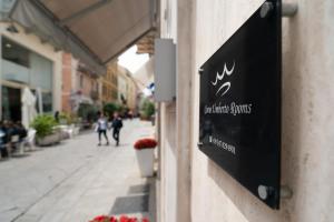 Certifikát, hodnocení, plakát nebo jiný dokument vystavený v ubytování Corso Umberto Rooms