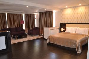 Postel nebo postele na pokoji v ubytování Pamir Palace + 37 fotografií