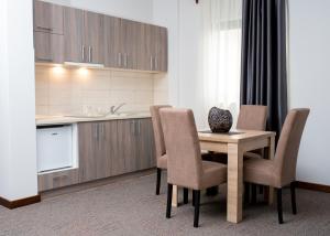 A kitchen or kitchenette at IPN APARTMENTs