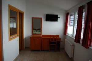 A television and/or entertainment centre at Rider Beach