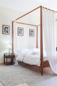 Postel nebo postele na pokoji v ubytování Hotel Marathia